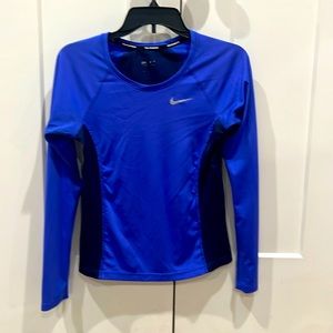 Women’s Nike running shirt